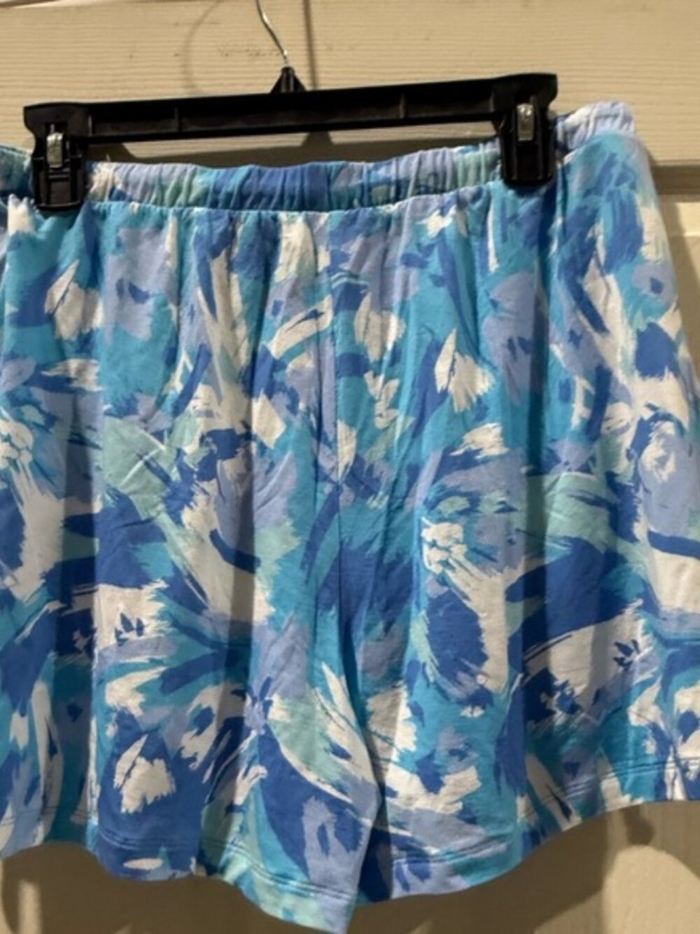 NWT Blue and White Abstract Sleeveless tank top and shorts - Picture 3 of 3